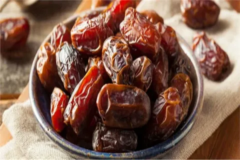 تصویر 5 از قیمت خرید خرما پیارم درجه یک عمده به صرفه و ارزان